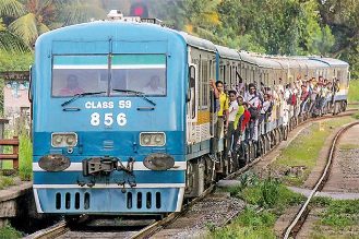 தொடரூந்து சாரதிகள் குழுவினால் ஆரம்பிக்கப்பட்டுள்ள பணிப்புறக்கணிப்பு இன்று நான்காவது நாளாகவும் தொடருகிறது 