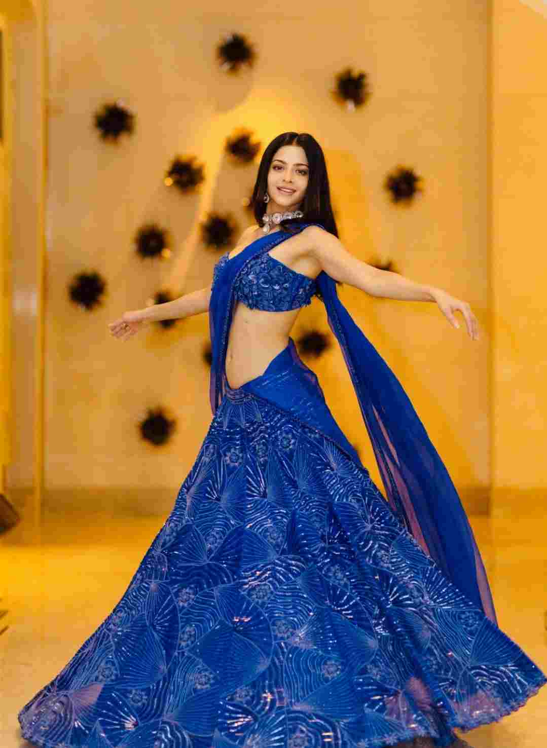 original/actress-vedika-looks-beautiful-in-blue-dress-5