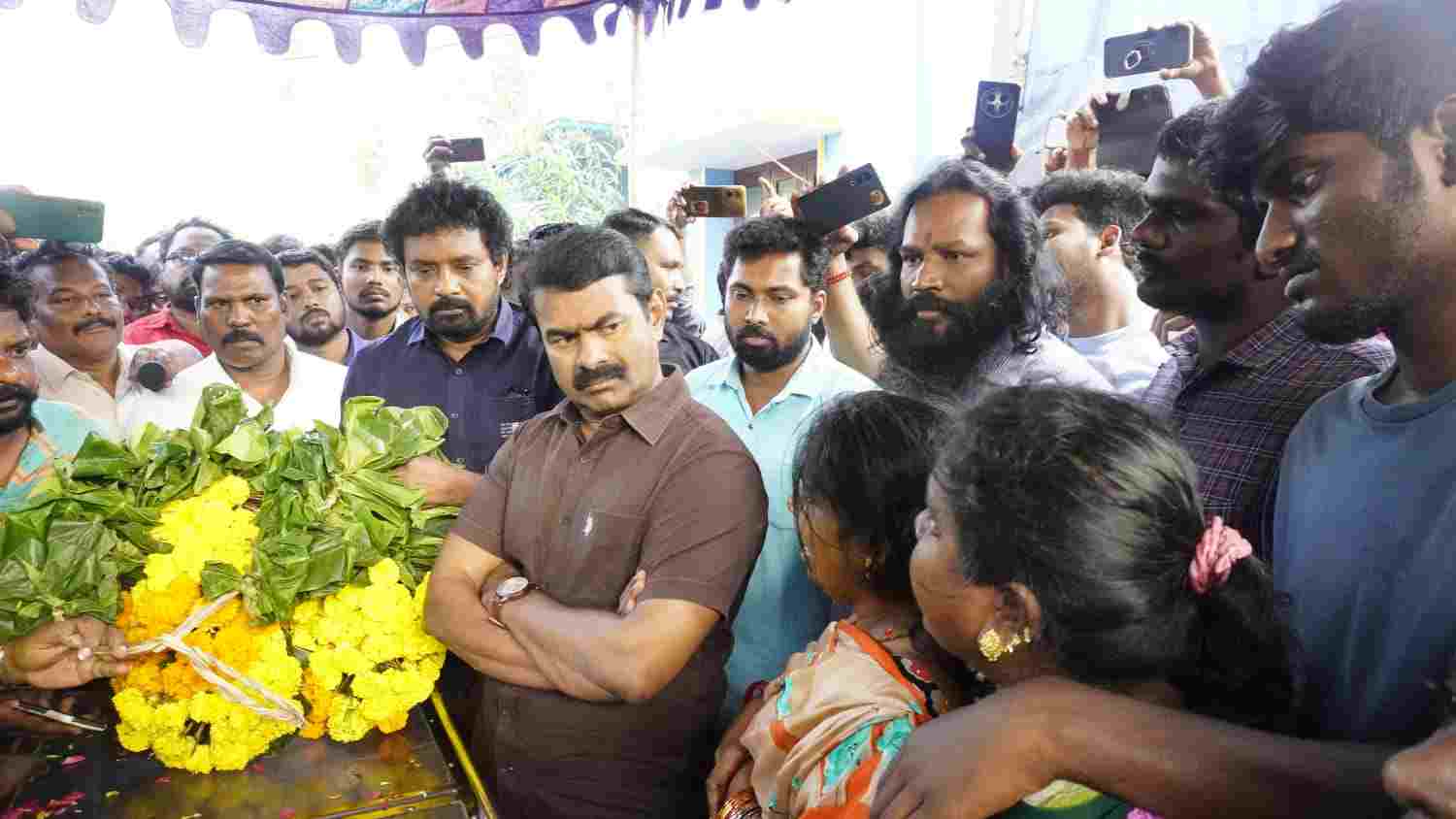 வீட்டை யாரும் இடிக்க முடியாது திருவேற்காட்டில் பொதுமக்களை சந்தித்த பிறகு சீமான் பேட்டி