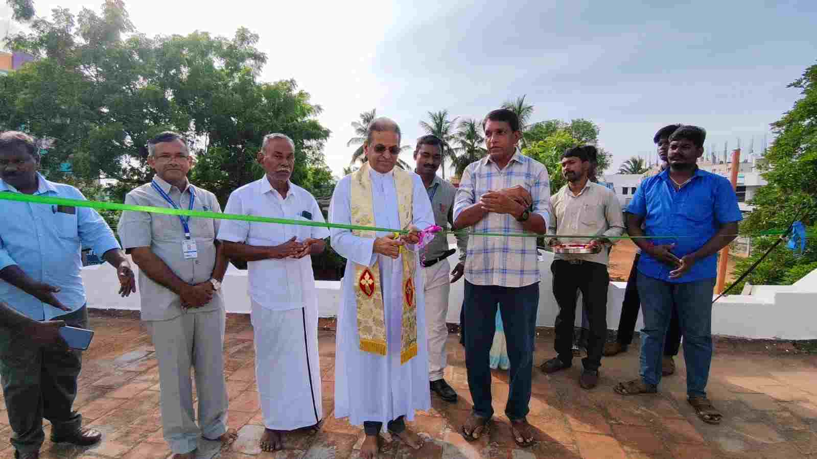 திருச்சி அருகே ஊராட்சி மன்ற அலுவலக மின் தேவைகளுக்காக புனித வளனார் கல்லூரியின் மூலம் இன்று காற்றாலை மின்சாரம் பயன்பாடு துவக்க விழா