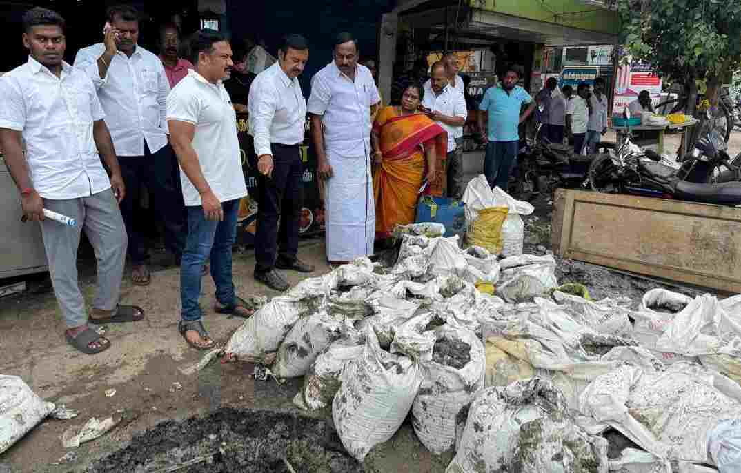 மழைநீர் வடிகால் பணிகள் : சிமெண்ட், ஜல்லி, கம்பிகளின் தரத்தை பரிசோதித்த எம்எல்ஏ 