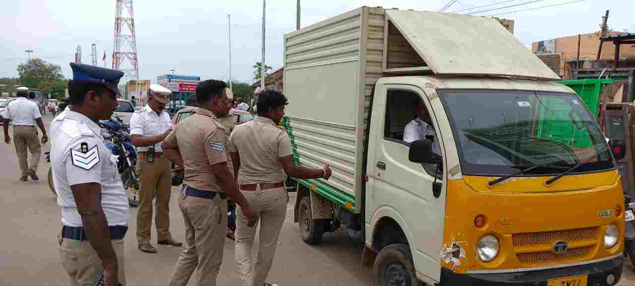 பூந்தமல்லி அருகே வாகனத்தில் எடுத்து வந்த ஒரு டன் குட்கா பறிமுதல்.