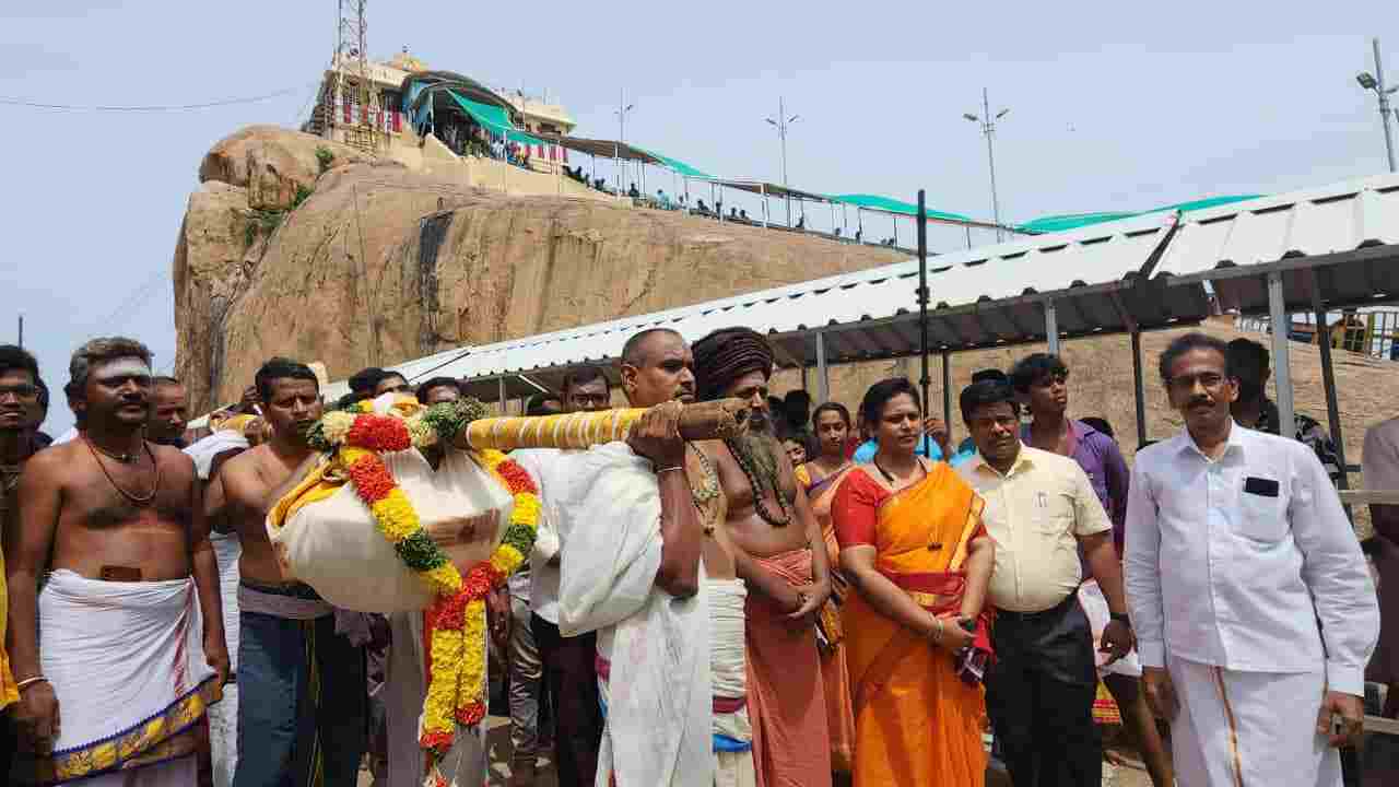 விநாயகர் சதுர்த்தியை முன்னிட்டு ராஜபாளையத்தில் பல்வேறு வடிவங்களில் மக்களை கவரும் வகையில் விநாயகர் சிலைகள் தயார்.